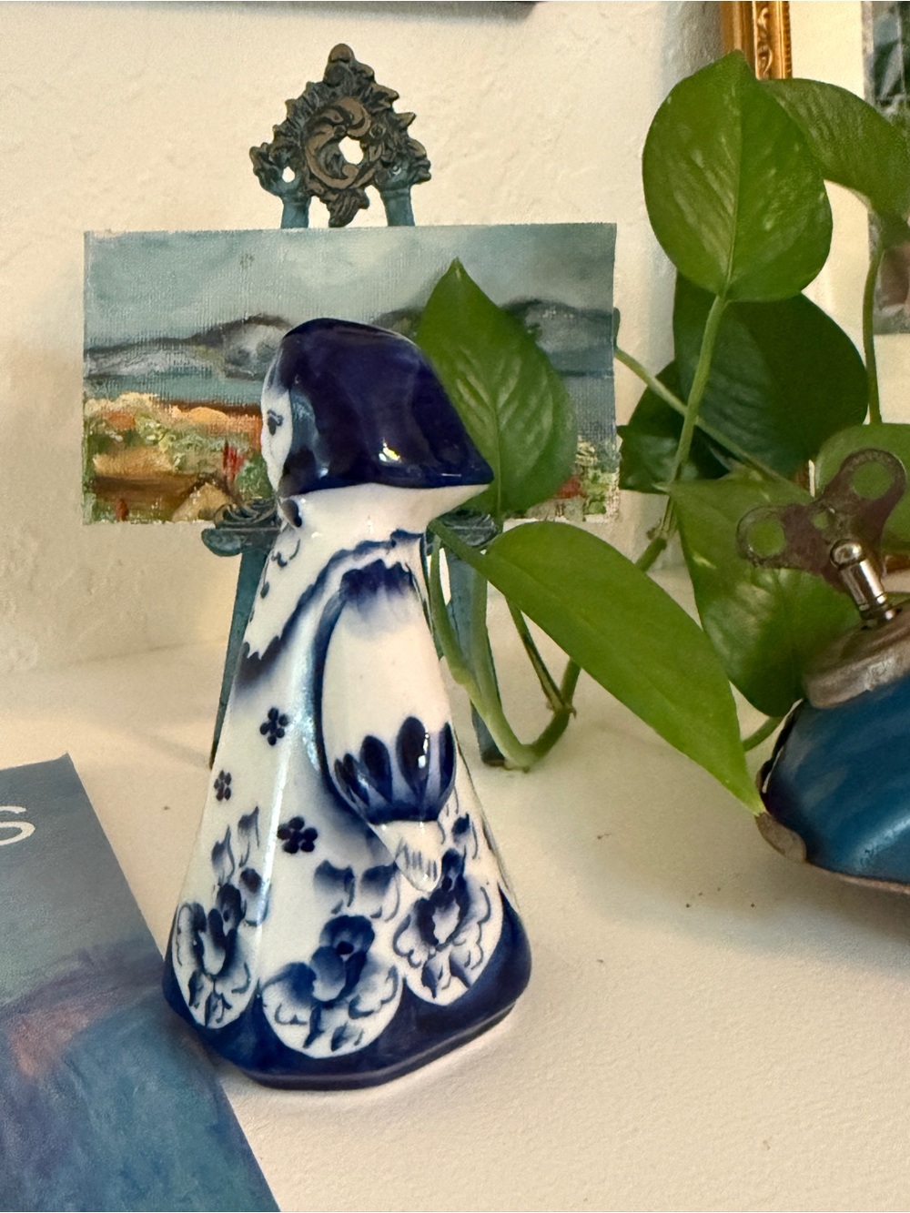 Hand Made Vintage Gzhel Russian Porcelain Figurine-Lovely and Unique Floral Girl - Picture 5 of 9